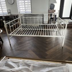 Full Size Day Bed Frame