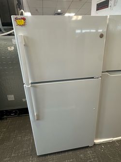 GE Apartment Size  Refrigerator