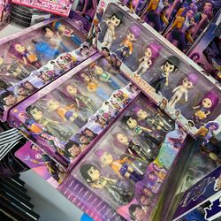 K Pop Demon Hunters Set Of 6pcs $25”