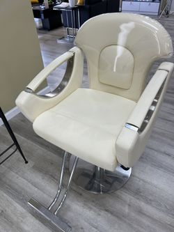 6 x used Hair Salon Chairs
