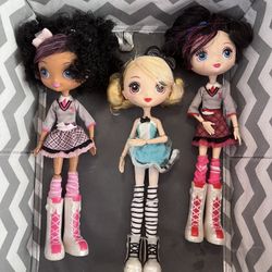Dolls 