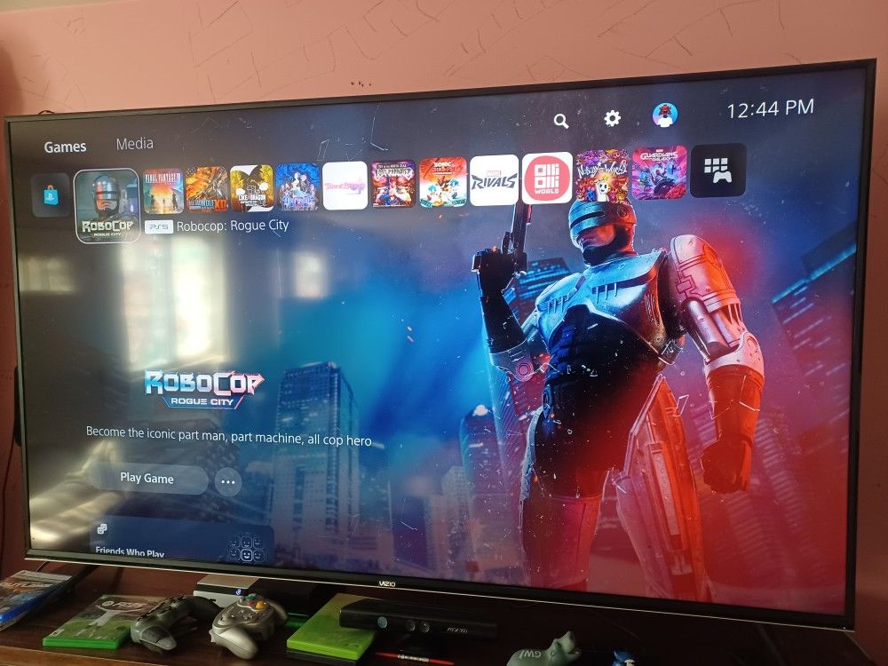 70" VIZIO 4K MONITOR WITH REMOTE AND HDMI PORTS $600 FINAL PRICE
