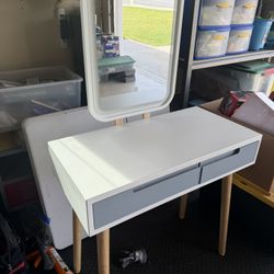 Makeup Vanity With Mirror