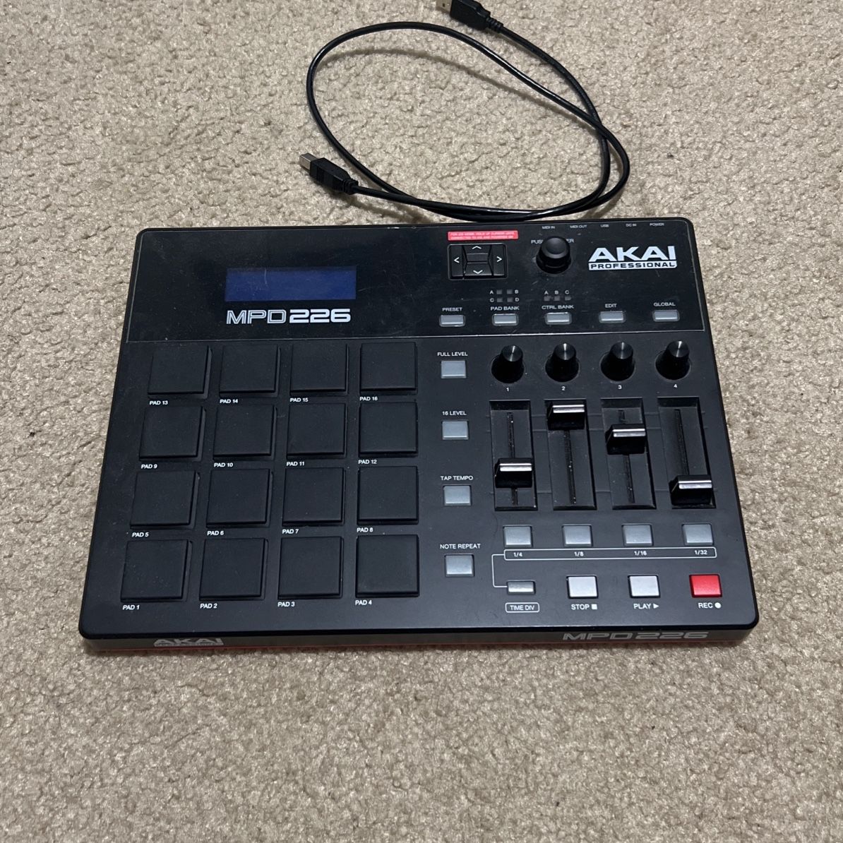 Akai MPD226 Midi Drum Pad