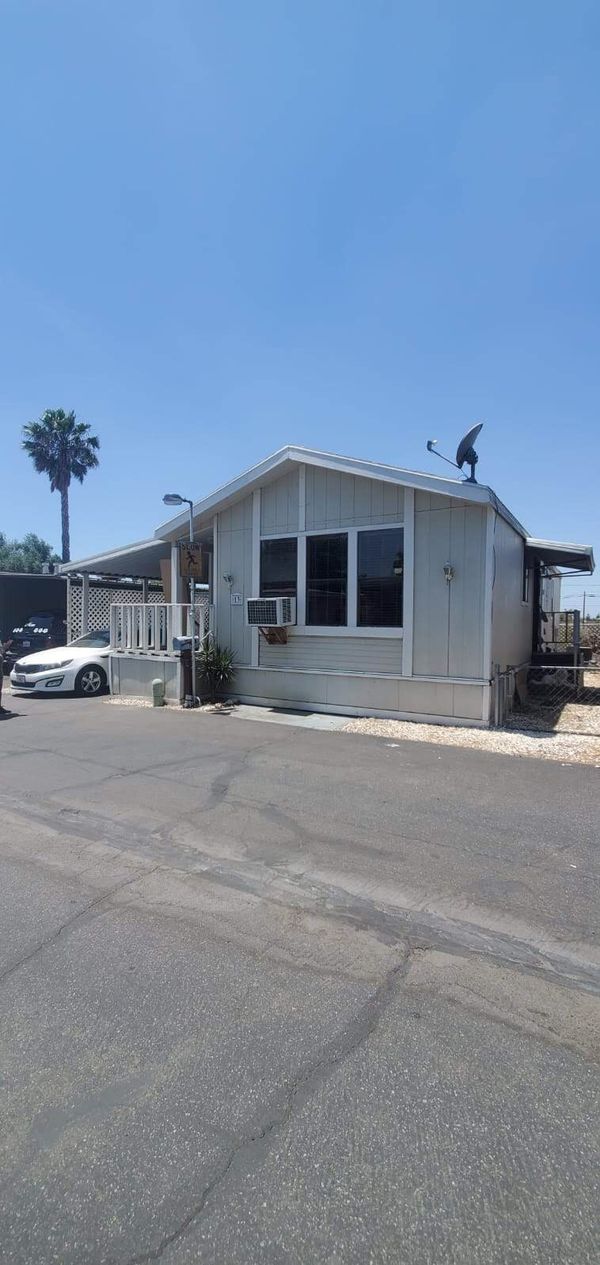 Casa móvil de venta / Mobil home for sale for Sale in Riverside, CA