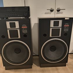 Yamaha Receiver & Two 15in Sub Woofer's 