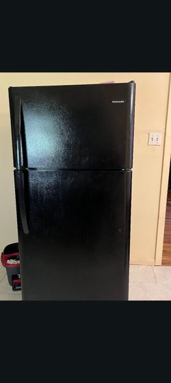 Frigidaire black refrigerator $199