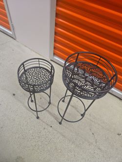 Set of 2 Black Metal Plant Stands