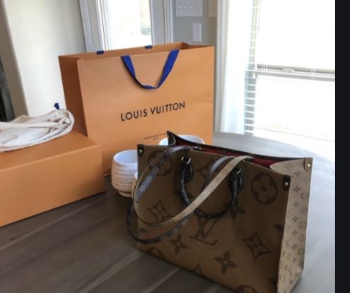 Louis Vuitton Trunks & Bags Fl0012 Tan Canvas Tote LV bag for Sale in San  Fernando, CA - OfferUp