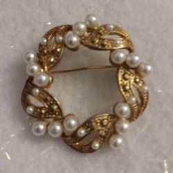 Vintage Gold Pearl Brooch