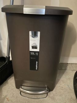 Simple human 13 gallon trash can