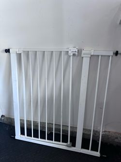 Baby / dog gate