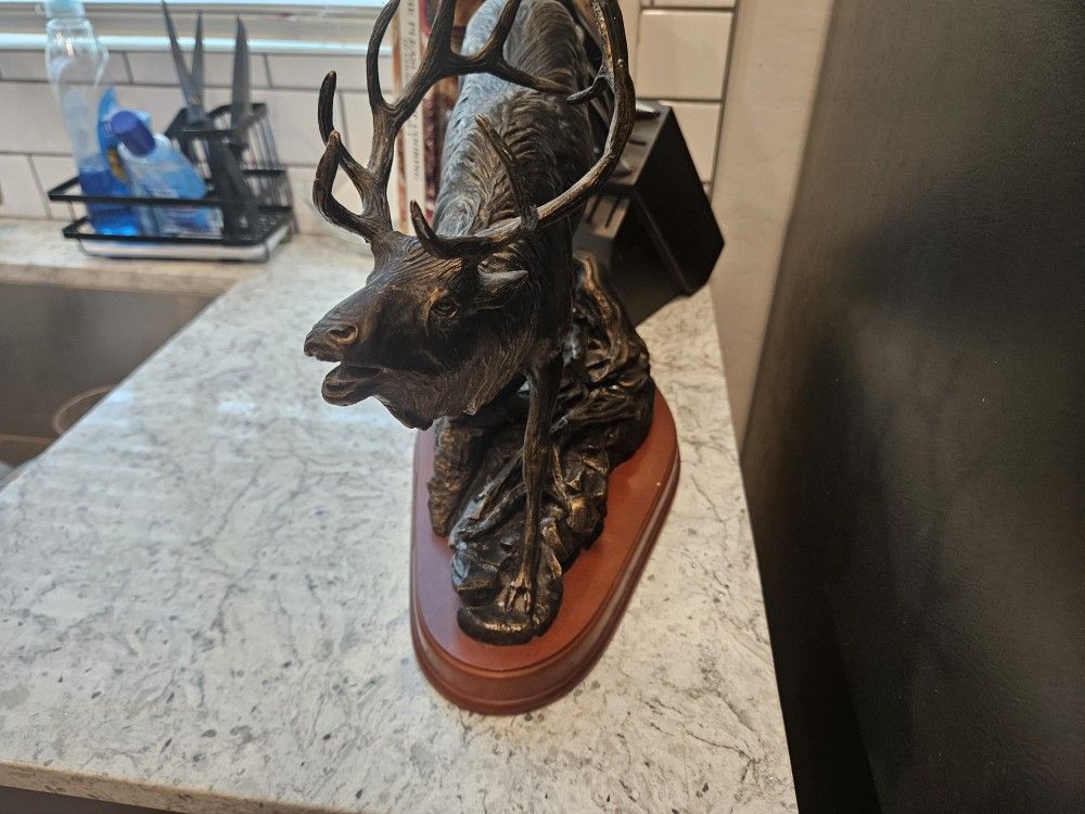 BEAUTIFUL BRONZE "LIKE" ELK STATUE BY MONTANA LIFESTYLES