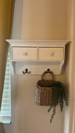 Floating shelf with drawers