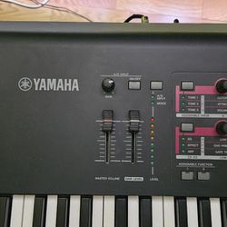 Yamaha MO XF 8
