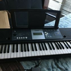 Yamaha YPT-230 Keyboard