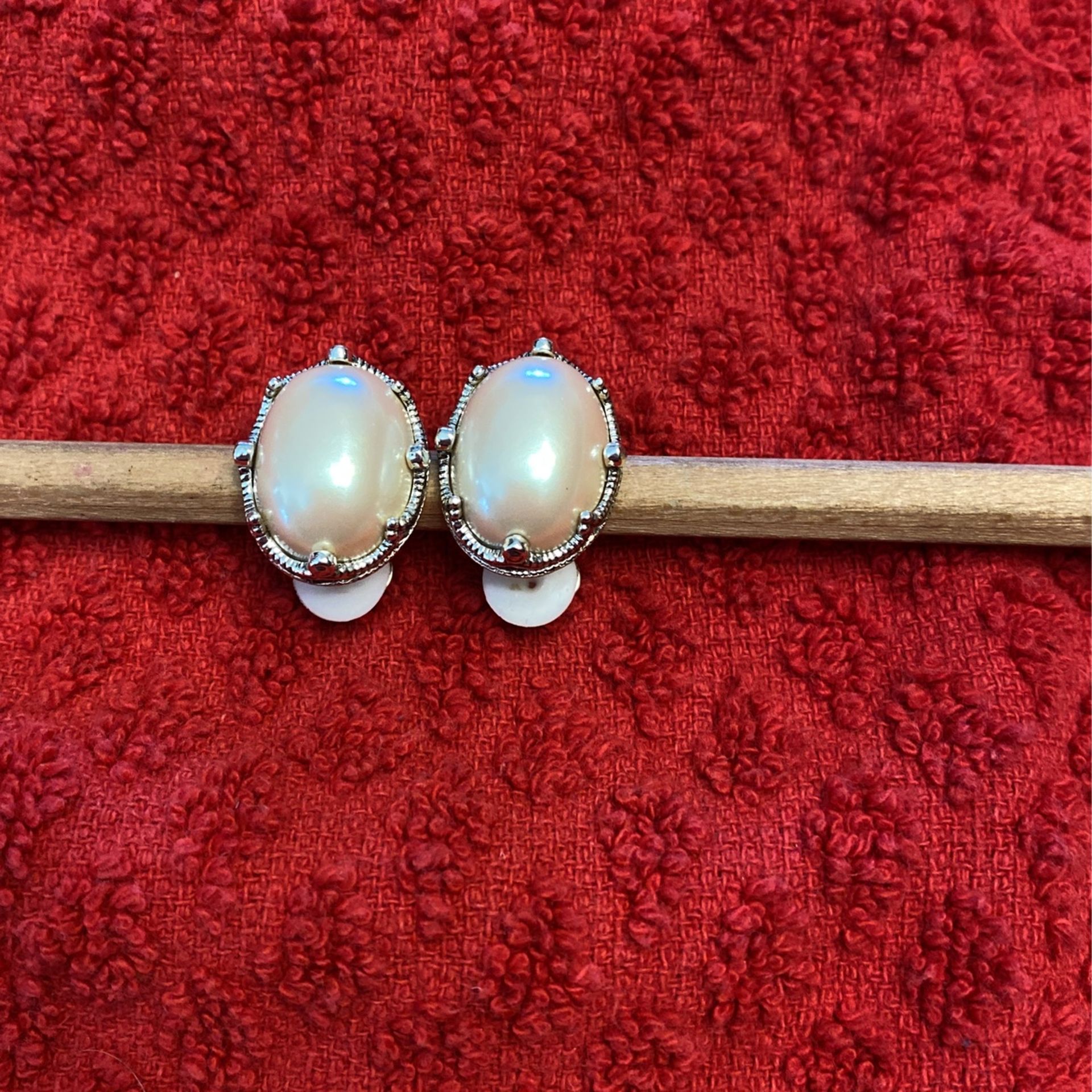 Pearl Earrings In Silver Setting