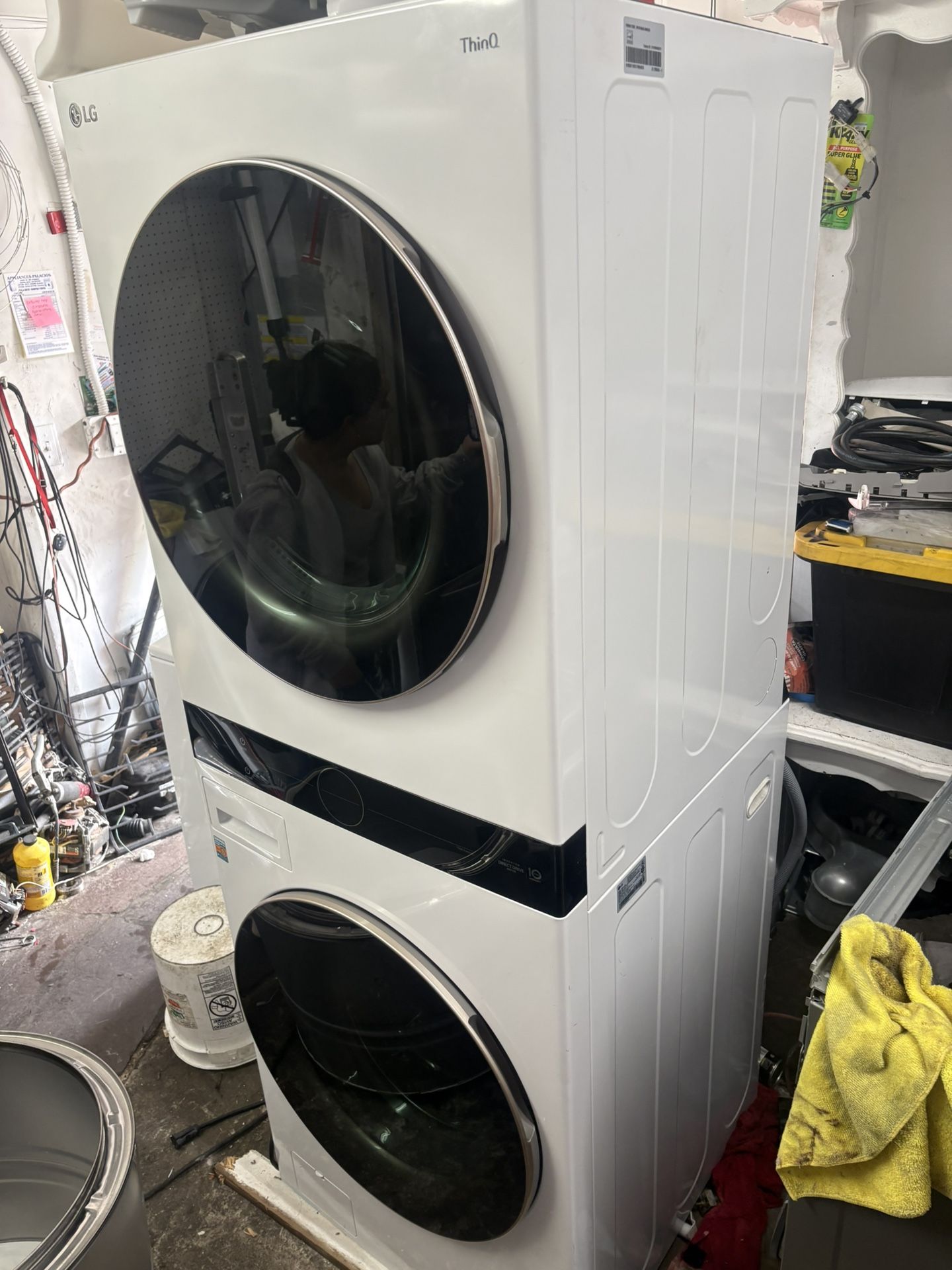 LG Thinq Stackable Washer And Gas Dryer 27” Wide