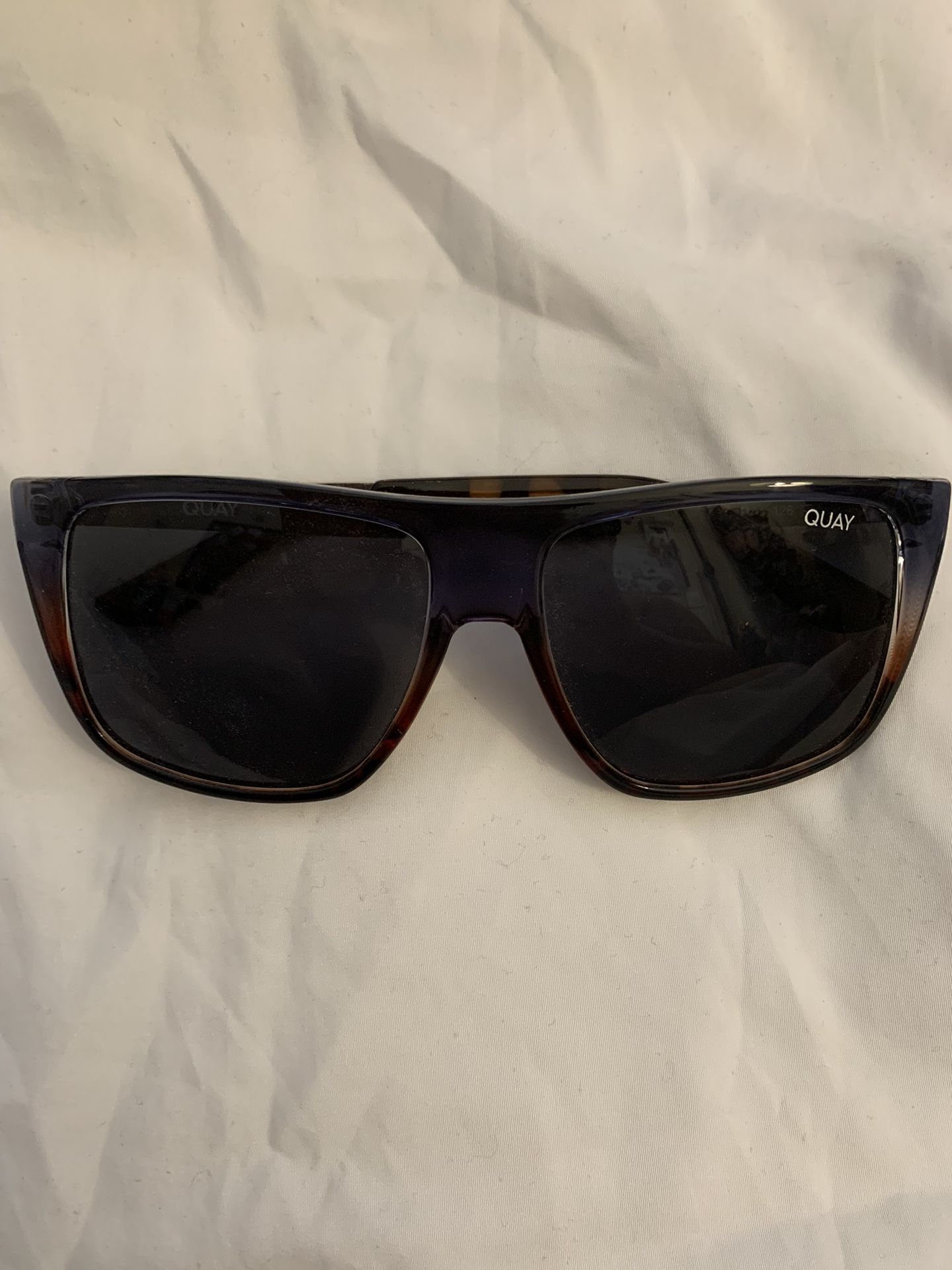 QUAY SUNGLASSES