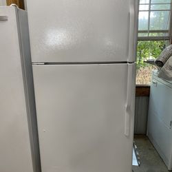 GE Refrigerator 