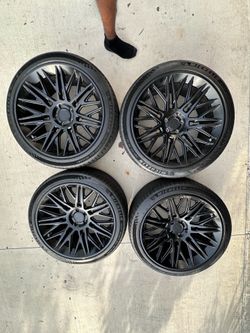 22x10 Rotiform Wheels w/ Michelin Tires 265/40ZR22