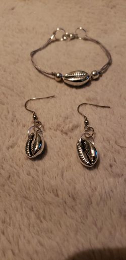 Shell earring bracelet set