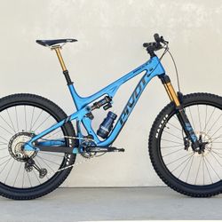 Like NEW Pivot Mach 5.5 Team Carbon Full Suspension Mountain Bike. LARGE. Shimano XTR 12sp