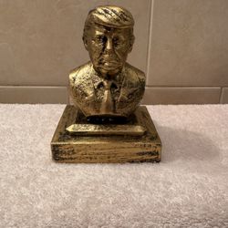 The Desktop Trump Bust Statue