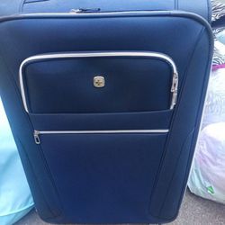 29-in Upright Swift Gear Suitcase