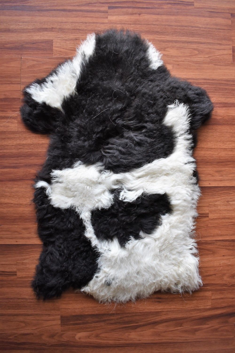 Natural Sheepskin Rug, Brand New, Imported, Original Leather, 2'x3'