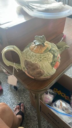 Tea pot