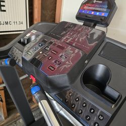 Horizon T101 Connect Treadmill 