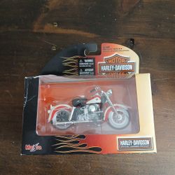 Harley Davidson 2006 Die-Cast  1:18 Series 58 FLH Duo Glide READ DESCRIPTION 