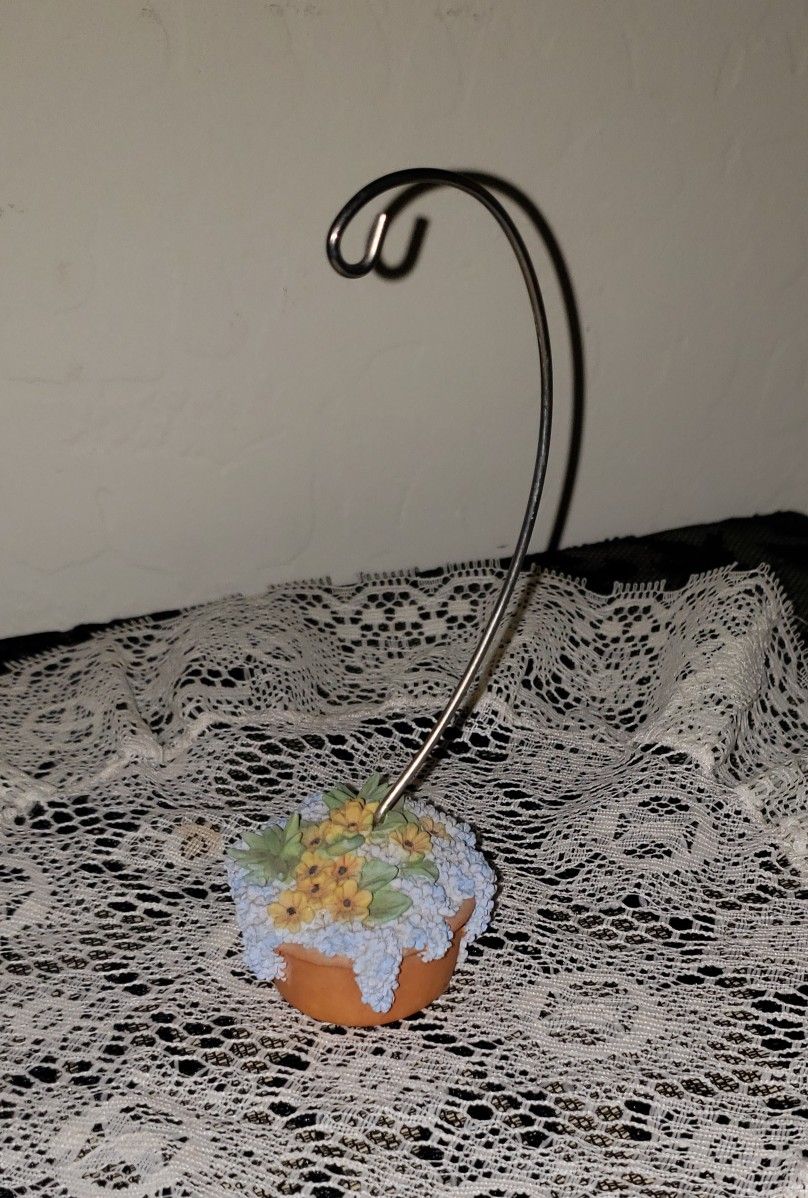 VINTAGE FLORAL FLOWER POT BOUQUET METAL ORNAMENT HANGER TABLE DECOR