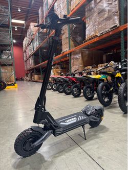 Dual-motor electric scooter