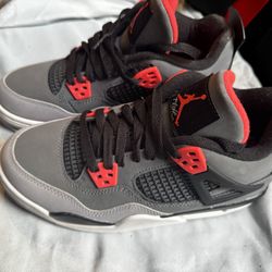 Jordan 4s