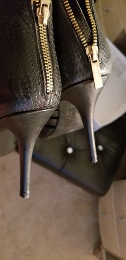 Black Obsession Rules shoes. Size 9