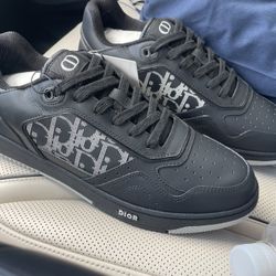 DIOR sneakers Size 11