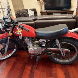 Honda XL 125 Motorcyle like new