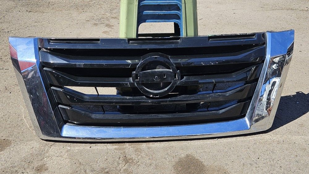 2022-2024 Nissan Pathfinder CROME OEM