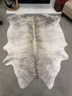 Premium Large Genuine Brazilian Cowhide Rug – 6'9" x 5'1" – Brand New