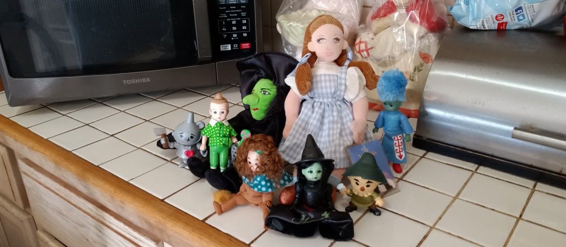 DOROTHY & WIZARD OF OZ COLLECTIBLES