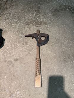 Sparking safety crash axe