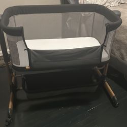 Baby Bedside Folding Bassinet with Wheels and Storage