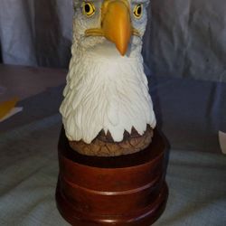 Andrea by Sadek Japan Eagle Bust Sculpture mounted on wooden base 9" tall A124Z535