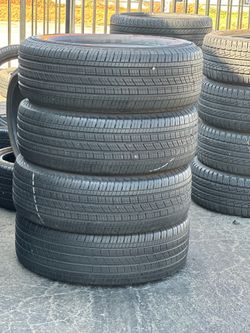 SET OF TIRE 265 65 17 MICHELIN 85% LIFE