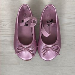 Zoe & Zac toddler shoes - size 6c