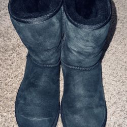 Ugg, Size 8 Women