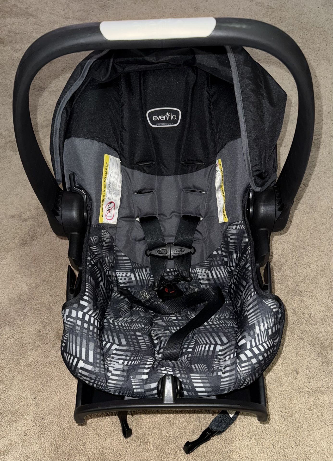 NURTUREMAX INFANT CAR SEAT  (Make Offer) Brooklyn Gray 