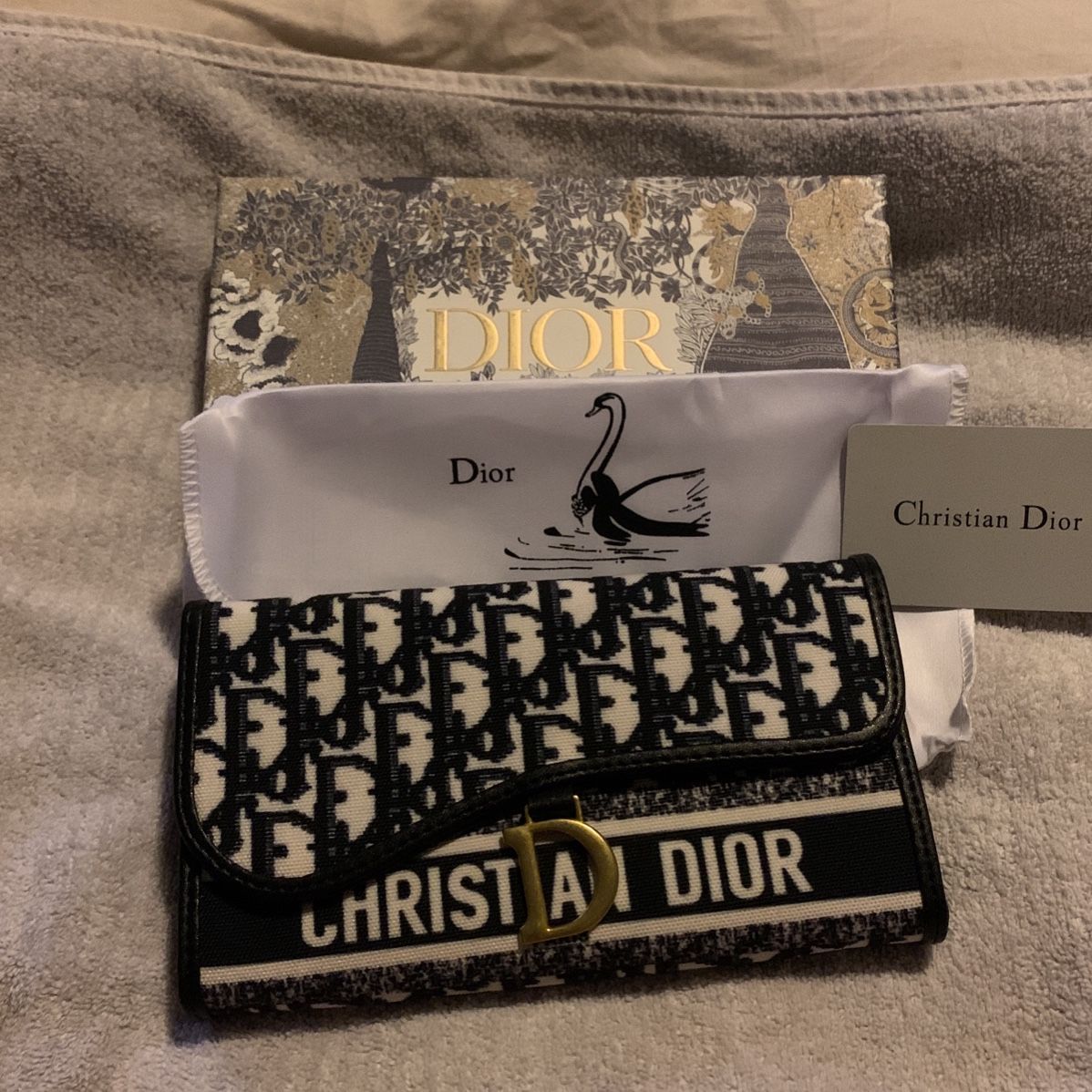 Double Sided Dior Money Clip for Sale in Norfolk, VA - OfferUp